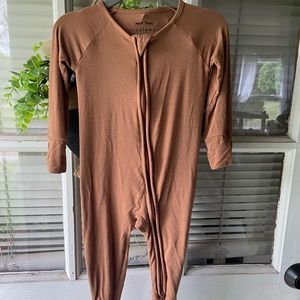 Little Sleepies Carmel zippy